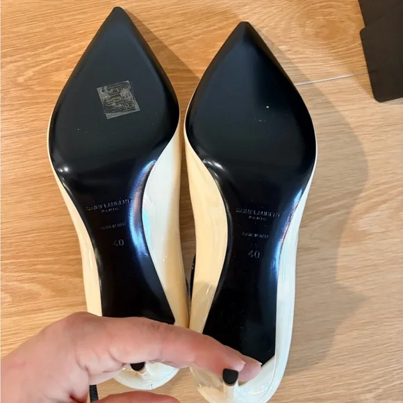 Saint Laurent Women's Black and Cream Heels - Picture 5 of 8
